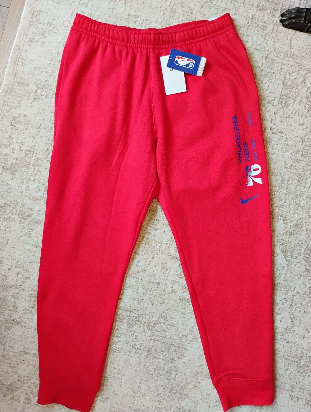 NWT 2XL Nike NBA Philadelphia 76ers Basketball Athleisure Red Sweatpants NEW